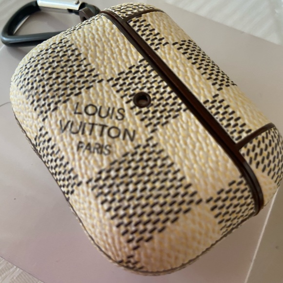 For Apple AirPods PRO 3rd & 4th gen case cover & Clip - Picture 11 of 13